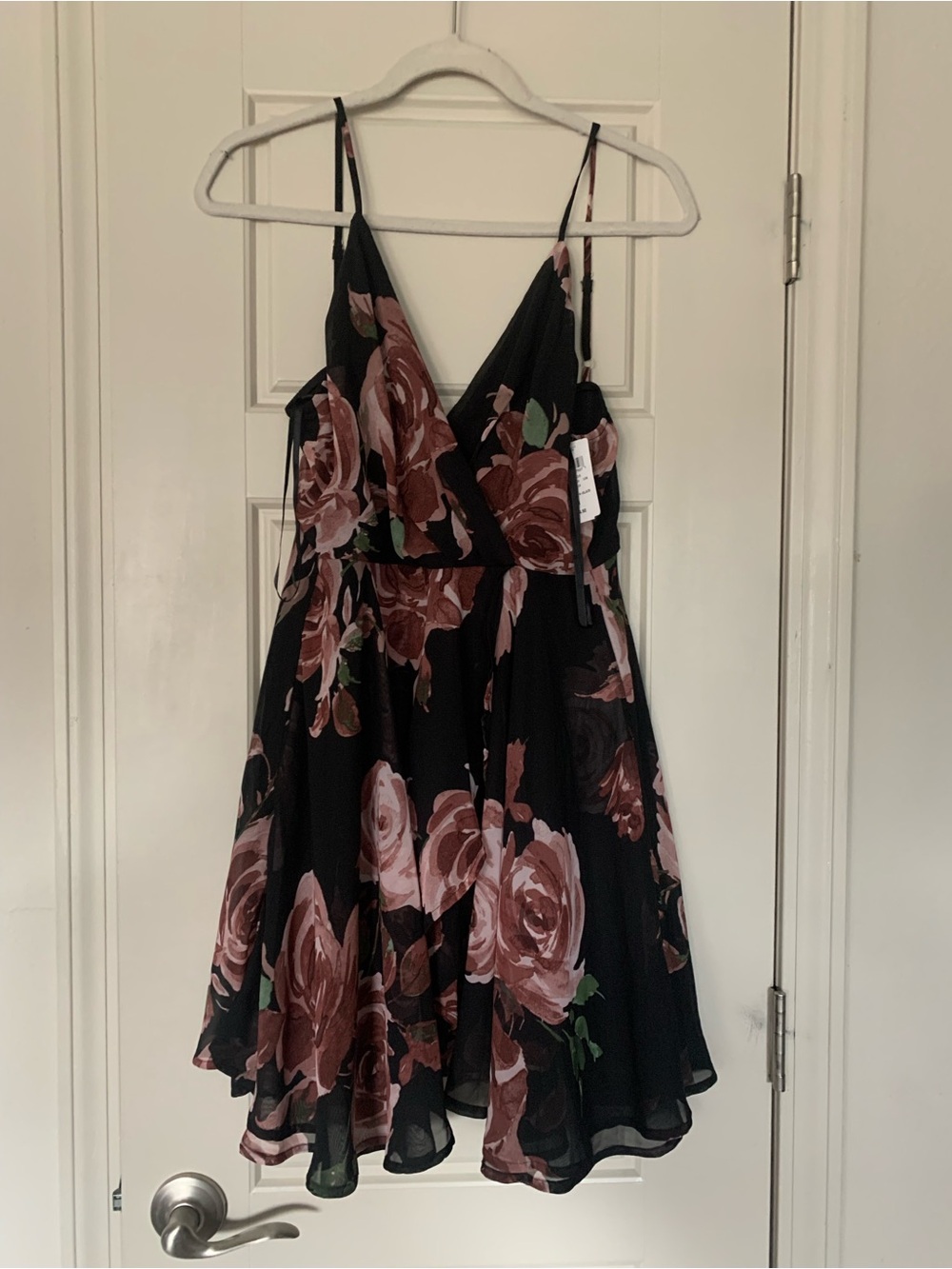 NWT Floral V-Neck Spaghetti Strap Dress - Black with Rose Print Windsor